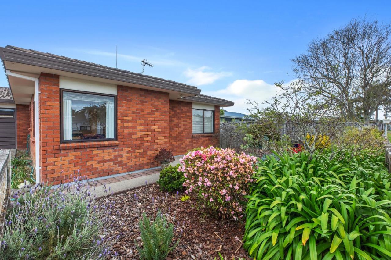 Riviera Casa - Mount Maunganui Holiday Home المظهر الخارجي الصورة